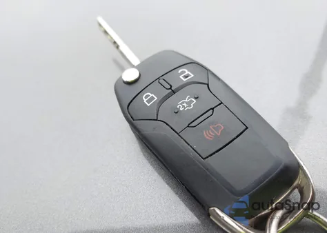 2013 Ford Fusion Se z USA, uszkodzony, nr VIN 3FA6P0H73DR241456